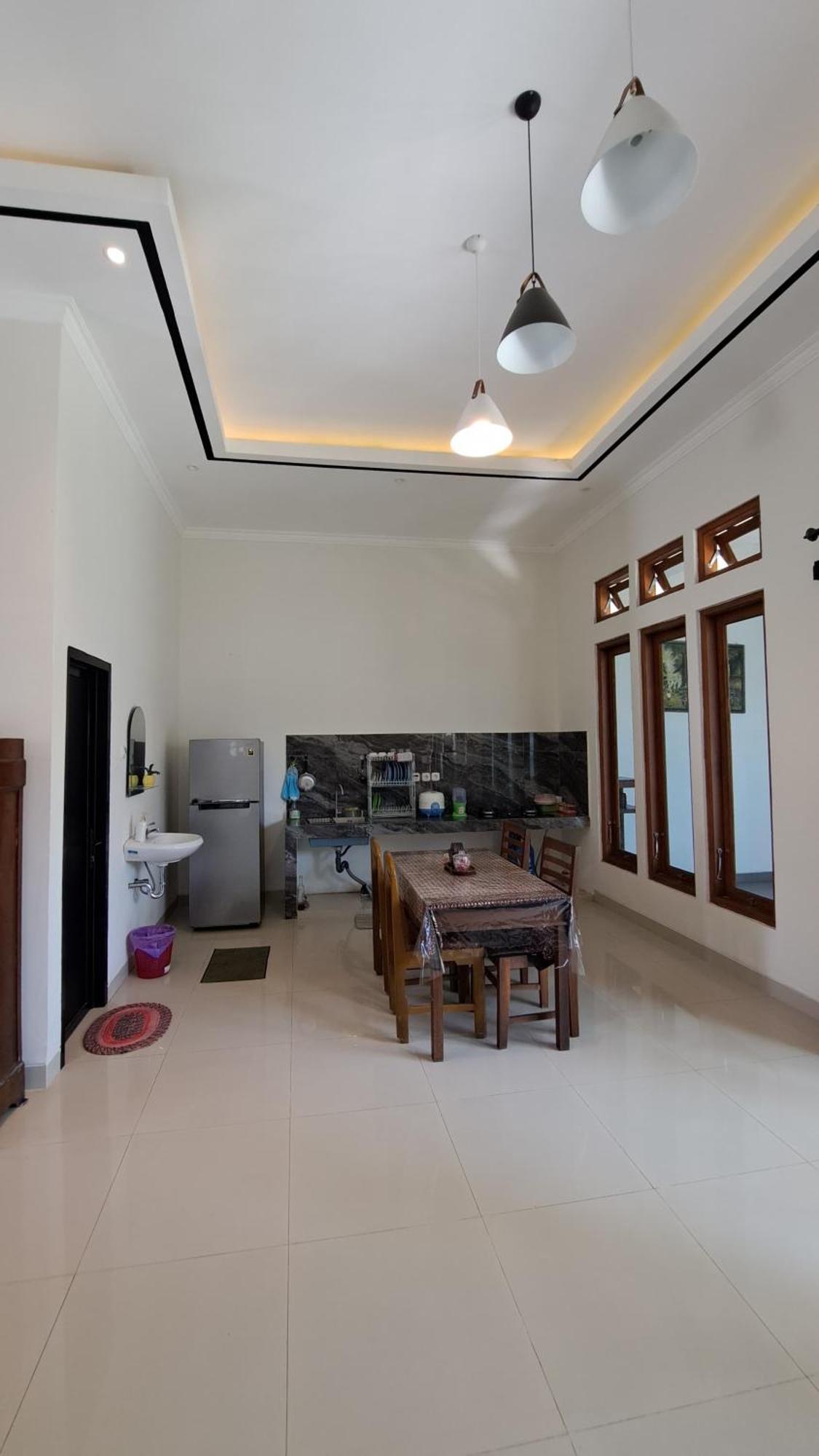 Family Homestay Near Malioboro 요그야카르타 외부 사진
