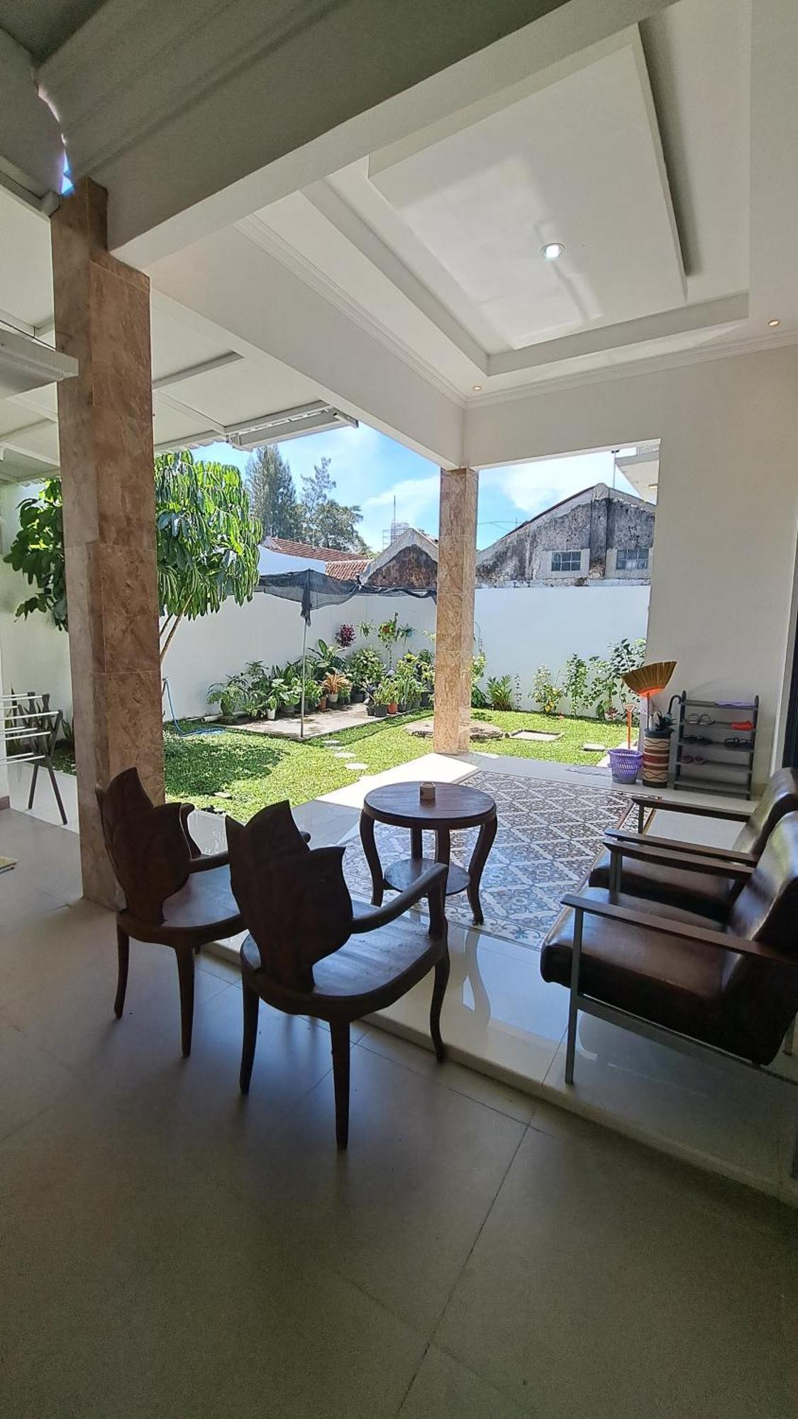 Family Homestay Near Malioboro 요그야카르타 외부 사진