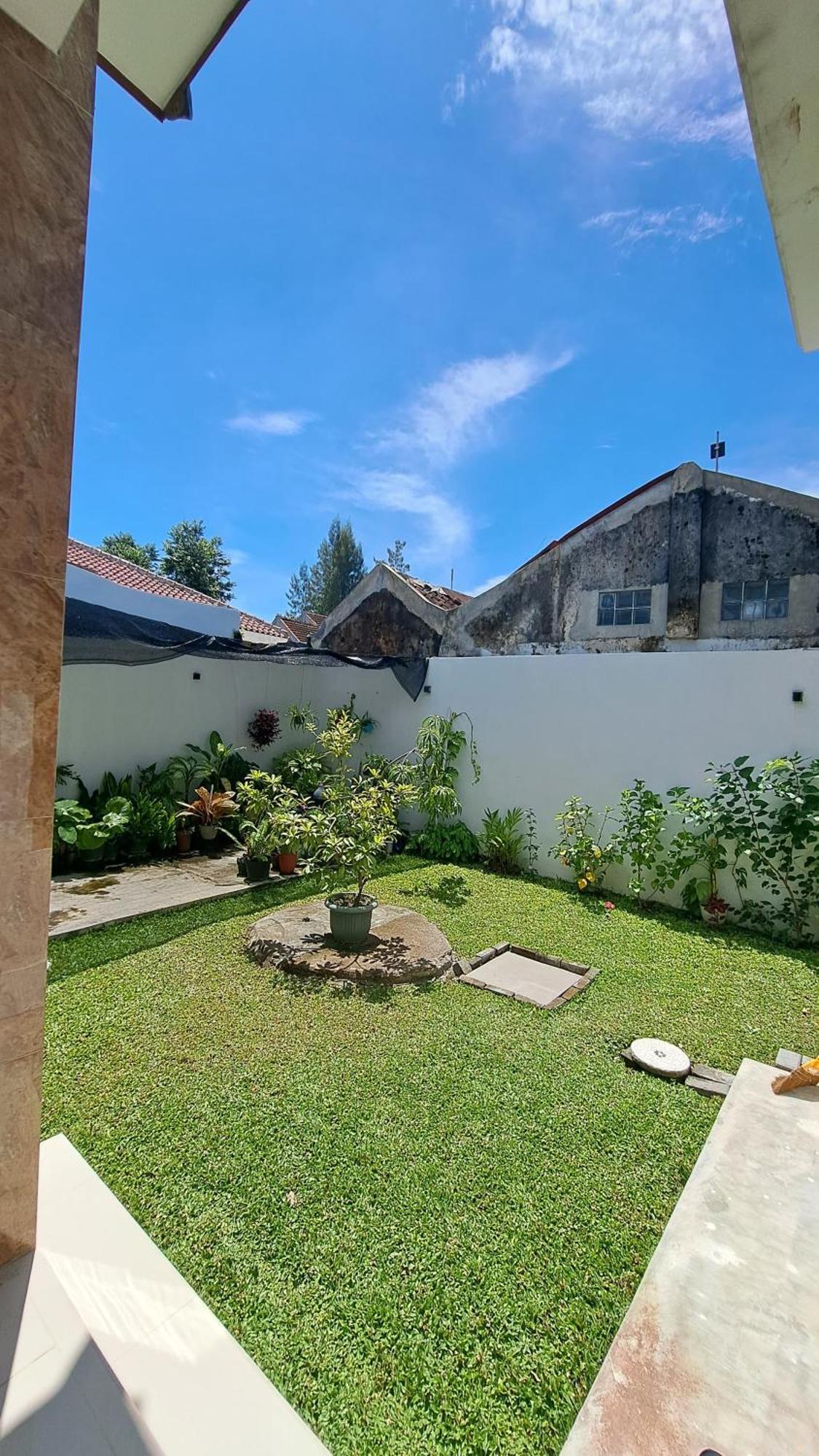 Family Homestay Near Malioboro 요그야카르타 외부 사진